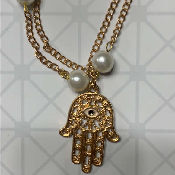 Hamsa Necklace in Silver with Pearls (Evil Eye) - Picture 4 of 4